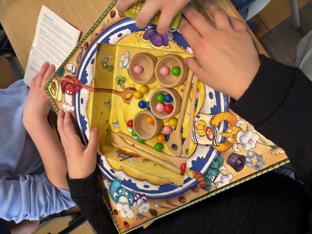 Spel met de 2de kleuters!